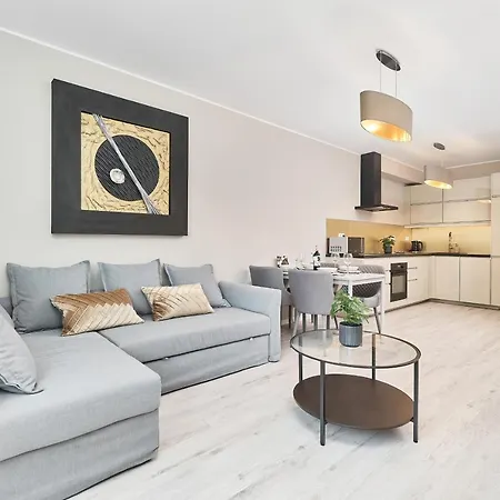 Apartment Luxurious With Balcony & Parking Gwiazdzista By Renters *