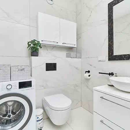 Luxurious With Balcony & Parking Gwiazdzista By Renters Apartment Breslau