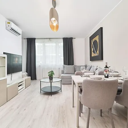 Luxurious With Balcony & Parking Gwiazdzista By Renters Breslau