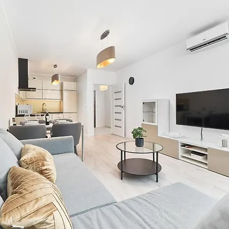 Apartment Luxurious With Balcony & Parking Gwiazdzista By Renters *