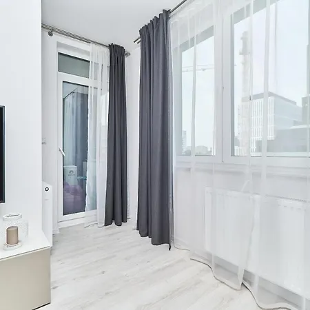Apartment Luxurious With Balcony & Parking Gwiazdzista By Renters *