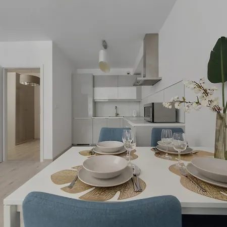 Luxurious With Balcony & Parking Gwiazdzista By Renters *