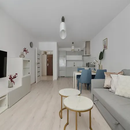 Luxurious With Balcony & Parking Gwiazdzista By Renters * Breslau