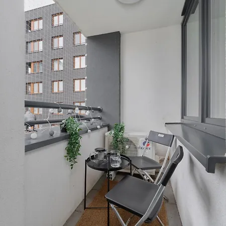 Apartament Luxurious With Balcony & Parking Gwiazdzista By Renters *